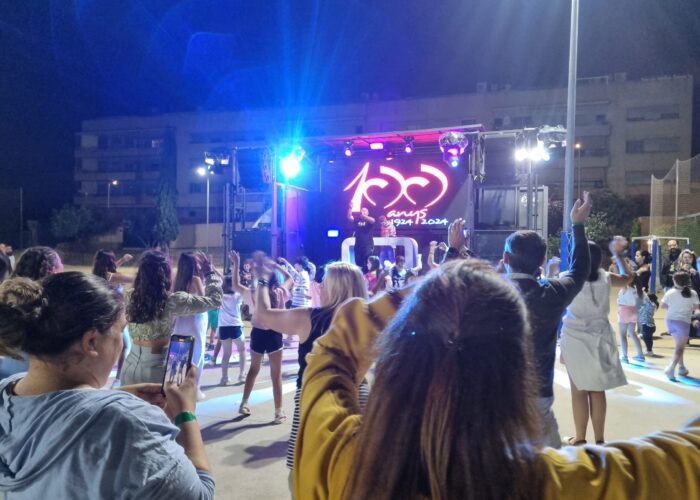 animador bailando con el publico